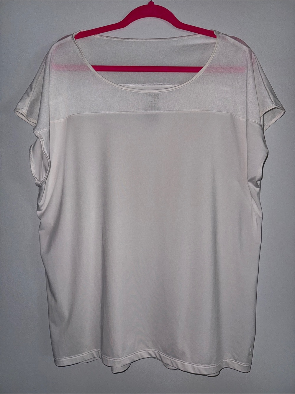 Danskin Now Ivory Short Sleeve Scoop Neck Top
